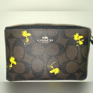New Coach Peanuts Snoopy Woodstock  wristlet